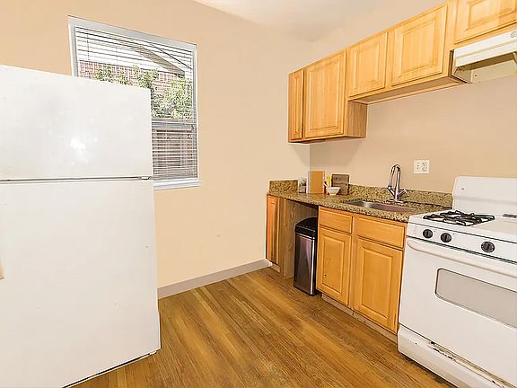 5th image of 3555 W Lyndale St