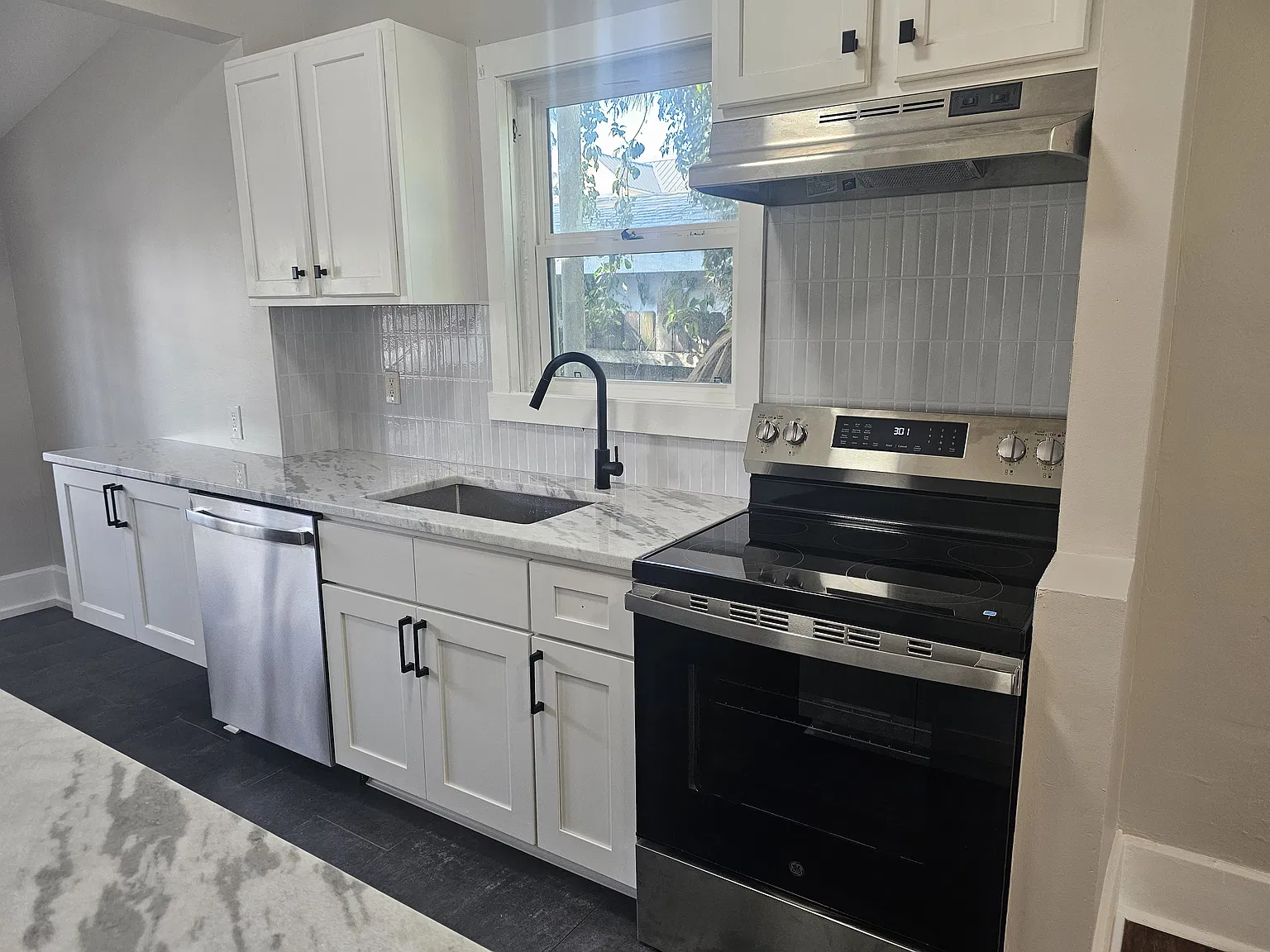 2 bed, 1000 sqft, $2,000 — Photo 1