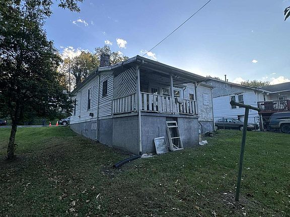3rd image of 909 Wilson Ave