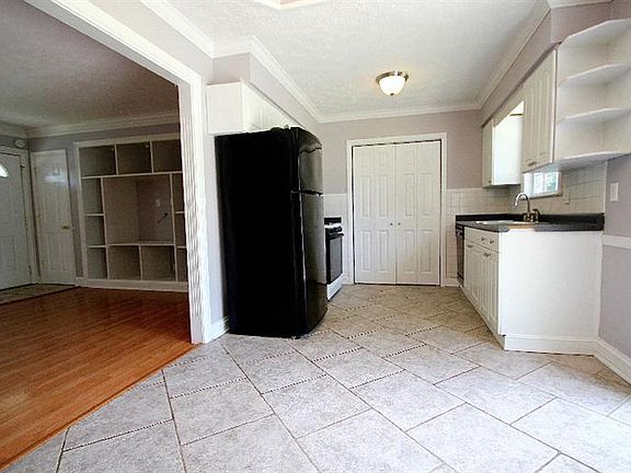 5th image of 1183 Venetian Way