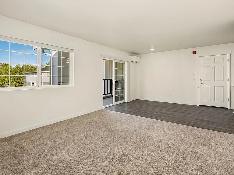 The Lake Apartments — Photo 7