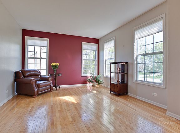 3rd image of 6 Deerfield Dr