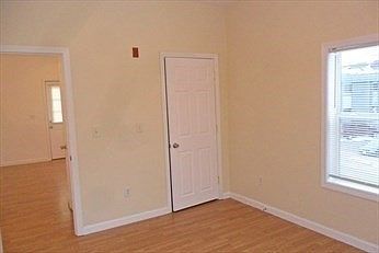 5th image of 848 Waverly St #3