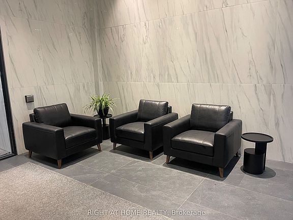 4th image of 203 Catherine St #310