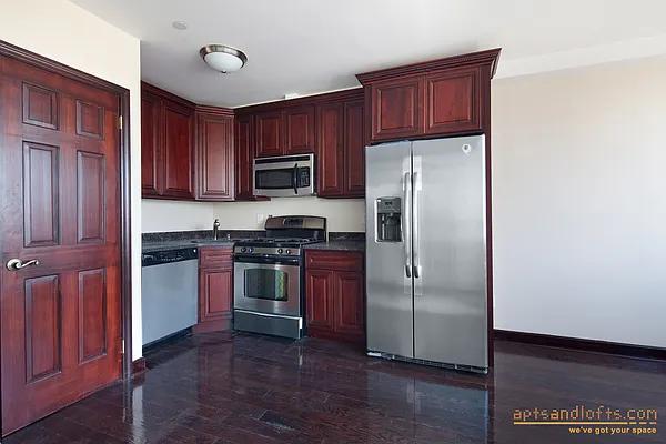 Rented by aptsandlofts.com | media 6