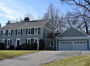 90 Constitution Dr, Leominster, MA 01453