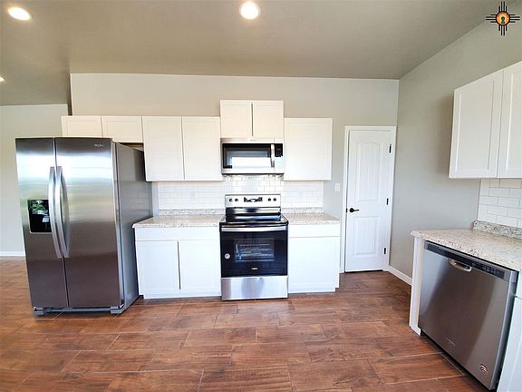 5th image of 207 NE 1st St