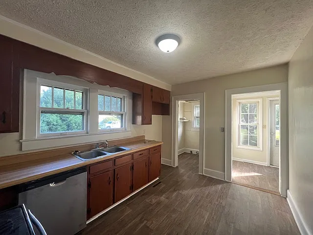 1543 Mount Hope Church Rd — Photo 4