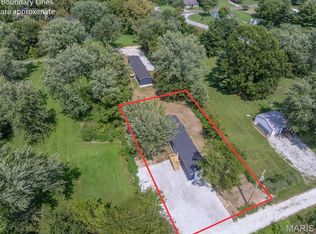 115 High St, Truxton, MO 63381