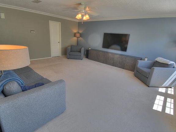 5th image of 4704 Spring Vale Rd NW