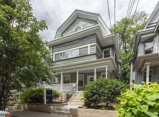 781 S 12th St, Newark, NJ 07108