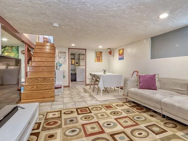 3 Oak Tree Rd — Photo 16