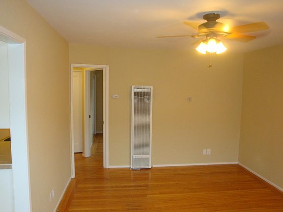 2nd image of 2905 Alma St
