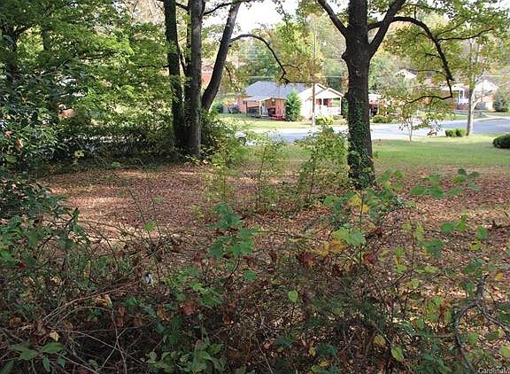 4th image of 2100 Wilson Ave
