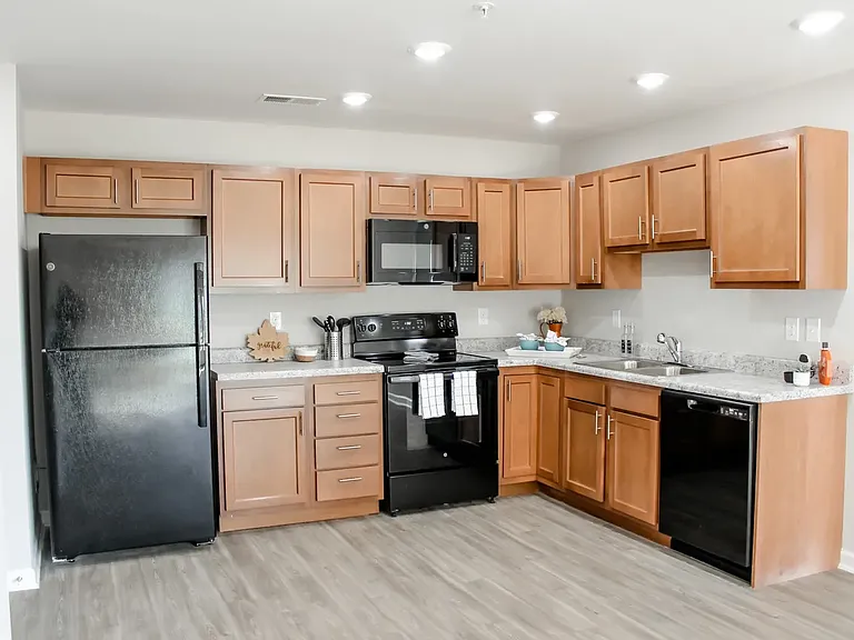 Oakdale Apartments — Photo 4