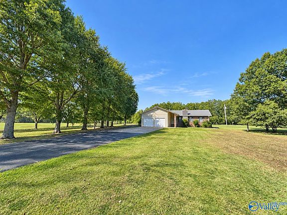 3rd image of 616 Brown Chapel Rd