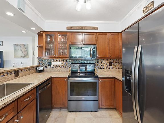 4th image of 961 LEXINGTON DRIVE