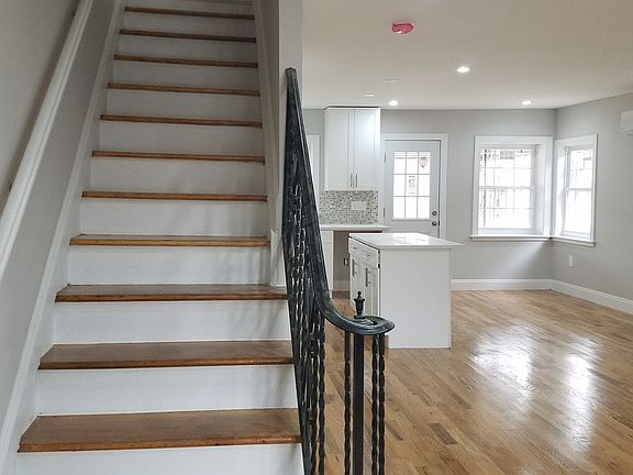 4th image of 3211 Pearsall Ave