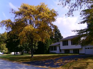 2 Balsam Ln, Penfield, NY 14526