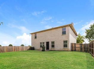 8423 River Bluffs Dr, Arlington, TX 76002