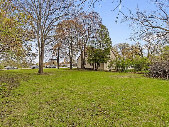 3rd image of 4703 Durand AVENUE