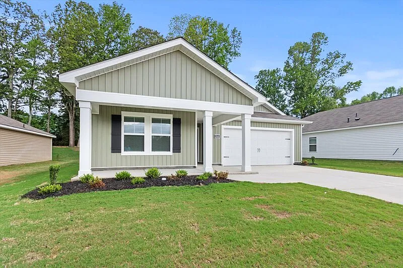 5 bed, 3.0 bath, 2016 sqft, $1,995 — Photo 4
