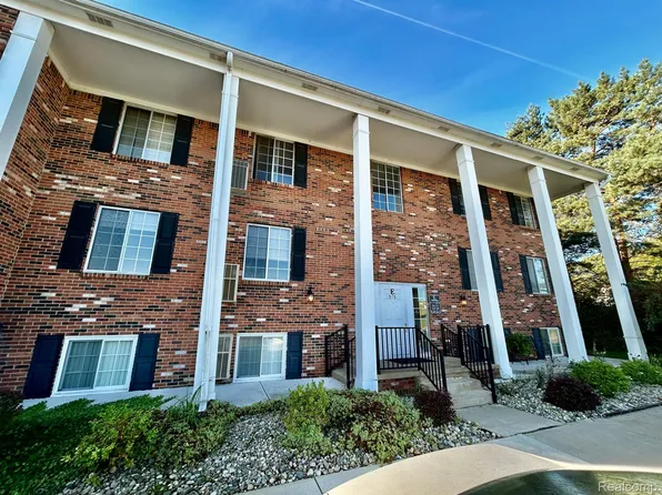 515 W Highland Rd APT E6, Howell, MI 48843