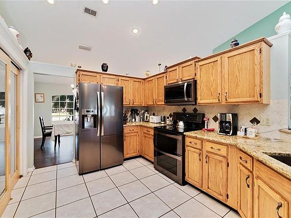 4th image of 12833 Forestedge Cir