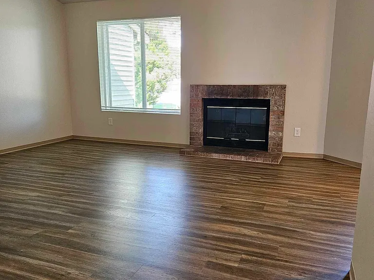 The Lexington Apartments — Photo 13
