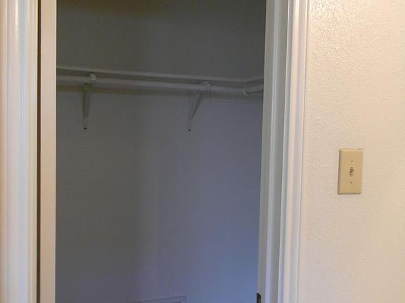 2nd image of 12104 Thompkins Dr