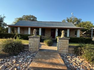 738 Fm 2657, Briggs, TX 78608
