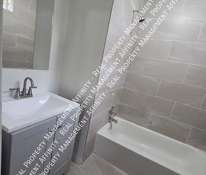 453 E Dison Ave — Photo 20