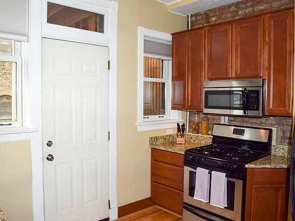 5th image of 520 W Wrightwood Ave APT 2E