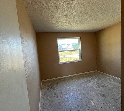 4th image of 2218 SE 15th St
