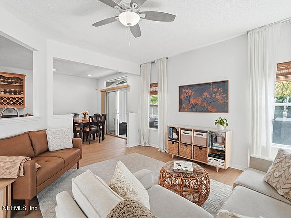 5th image of 695 SELVA LAKES Circle