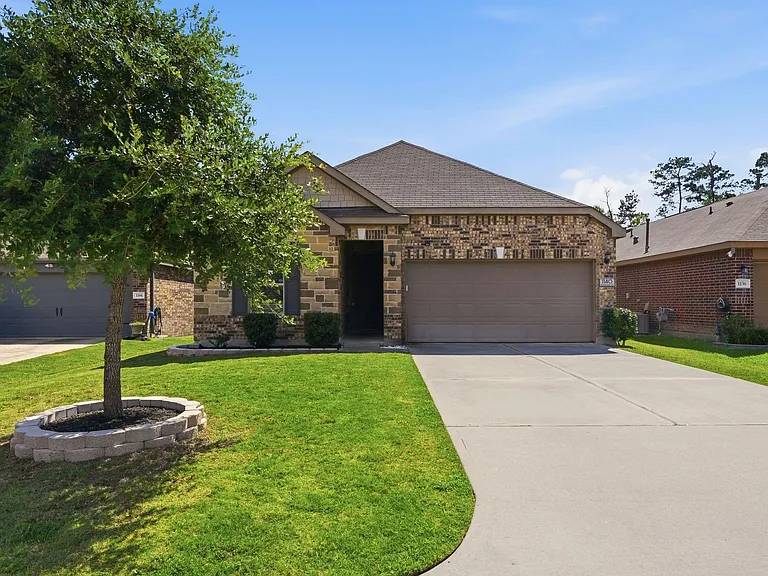 1140 Clonmore Ct — Photo 2