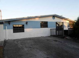 3660 SW 58th Ter, Davie, FL 33314