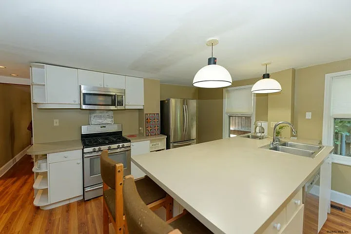 150 2nd St — Photo 8