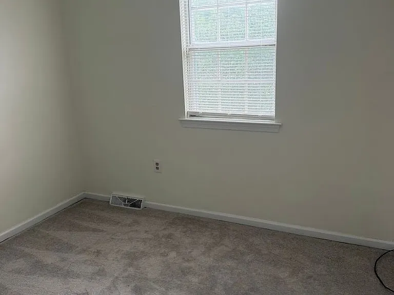 2012 Hale Ct — Photo 10