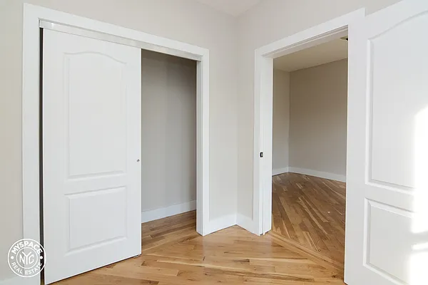 Rented by MySpaceNYC | media 7