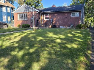 227 E 2nd Ave, Roselle, NJ 07203