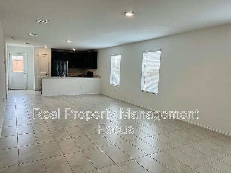 3401 Harper St — Photo 6