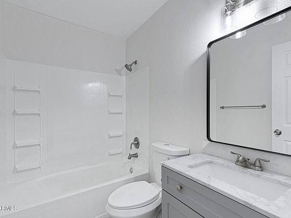3rd image of 925 W PEORIA Avenue #19