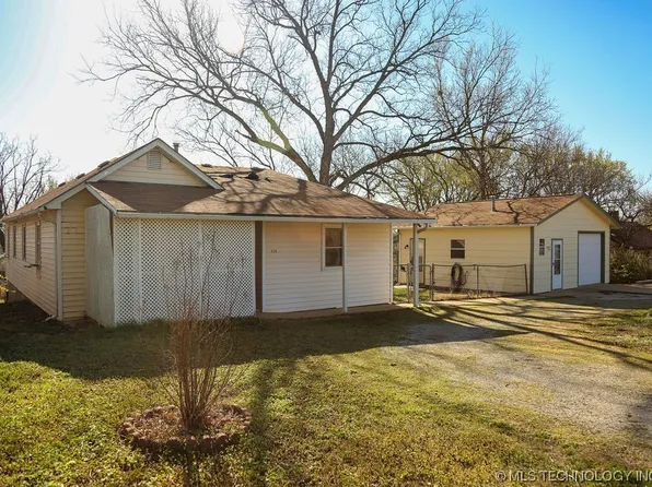 436 S 8th St, Fairfax, OK 74637