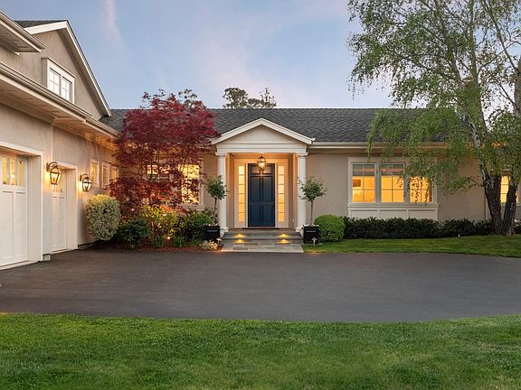 3rd image of 748 Jacaranda Cir