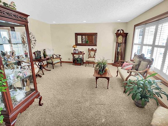 5th image of 3214 Leslie Dr