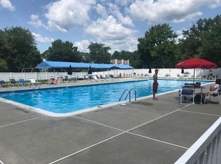 147 Tanglewood Pl, Morganville, NJ 07751