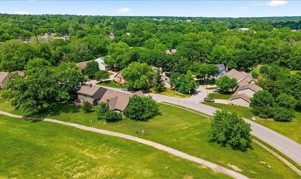 2nd image of 14140 Saint Andrews Dr