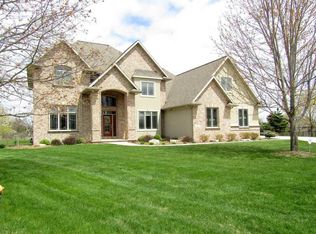 4230 N Honeywood Ct, Appleton, WI 54913