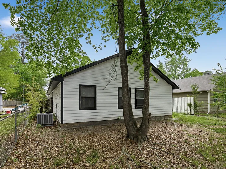6984 Timberwood Dr — Photo 7